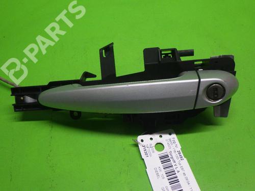 Used Front left exterior door handle BMW 1 (E81) 118 d (143 hp) 6386718