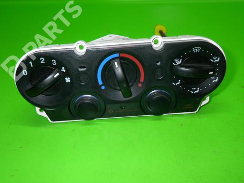 Used Climate control FORD FIESTA V (JH_, JD_) 1.4 TDCi (68 hp) 6357572