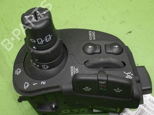 Mando intermitentes / limpia Mando intermitentes / limpia RENAULT CLIO III (BR0/1, CR0/1) 1.2 16V (BR02, BR0J, BR11, CR02, CR0J, CR11) (75 hp) 37412697 37412697