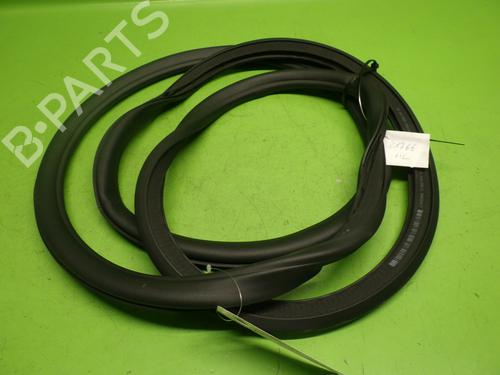 Used Rubber door seal OPEL ASTRA K (B16) 1.5 CRDI (68) (122 hp) 28206761