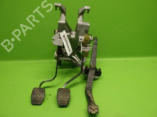 Pédale AUDI 80 B3 Saloon (893, 894, 8A2) 1.8 S (90 hp) 32222928