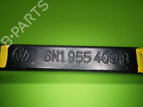 Front windshield wiper arm VW POLO (6N2) 1.4 | BP22749692C143 