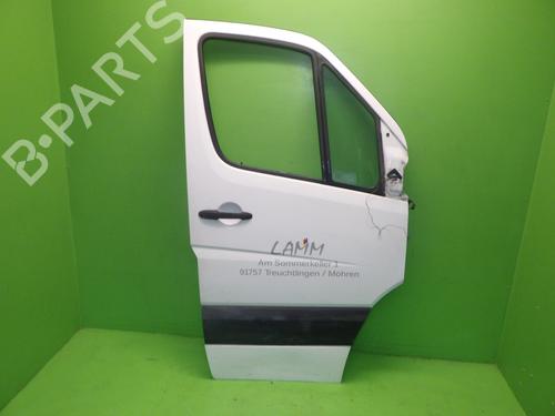 Used Right front door MERCEDES-BENZ SPRINTER 3-t Van (B906) 213 CDI (906.611, 906.613) (129 hp) 32037579