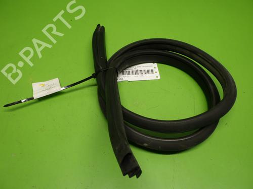 Used Rubber door seal DAIHATSU TERIOS (J2_, F7__) 1.5 4x4 (105 hp) 21059526