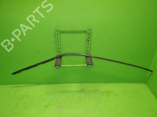 Used Roof bar MERCEDES-BENZ 190 (W201) E 1.8 (201.018) (109 hp) 28371607