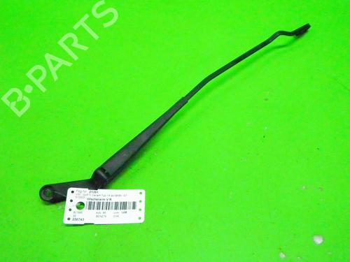 Used Front windshield wiper arm VW GOLF III Variant (1H5) 2.0 (115 hp) 14718463