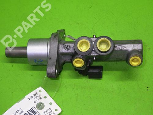 Used Brake master cylinder VW TOURAN (1T1, 1T2) 2.0 TDI 16V (140 hp) 6376421