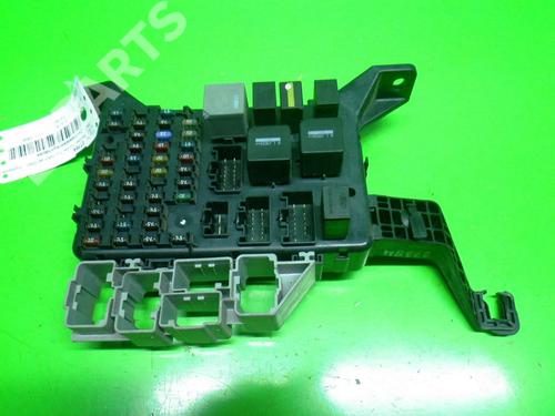 Fuse box FORD MONDEO III Turnier (BWY) 2.0 16V TDDi / TDCi (115 hp) 6370421