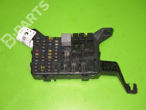 Used Fuse box FORD MONDEO III (B5Y) 1.8 16V (110 hp) 6387768