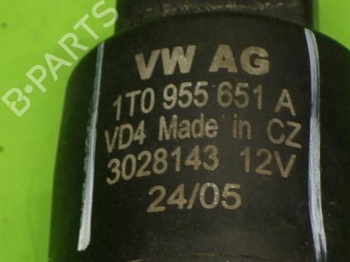 Washer pump VW TOURAN (1T1, 1T2) 1.9 TDI | BP14742966E24 