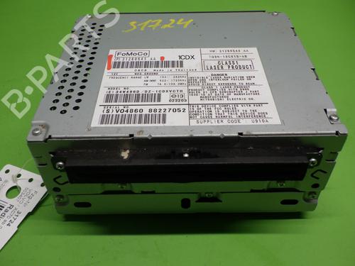 Used Radio VOLVO V70 III (135) D5 AWD (185 hp) 18057659