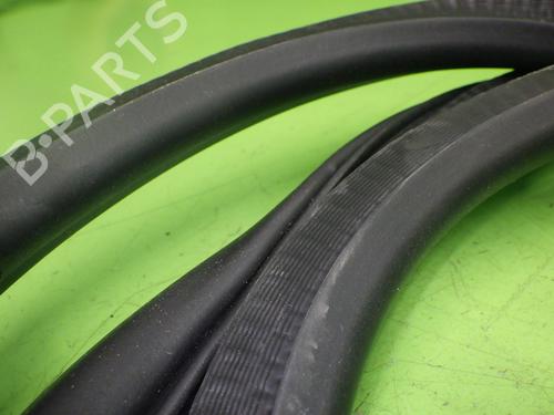 Rubber door seal OPEL INSIGNIA B Grand Sport (Z18) 1.5 (68) | BP28206821C142