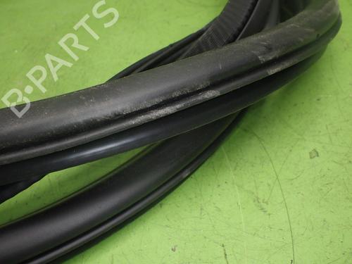 Rubber door seal OPEL INSIGNIA B Grand Sport (Z18) 1.5 (68) | BP28006651C142