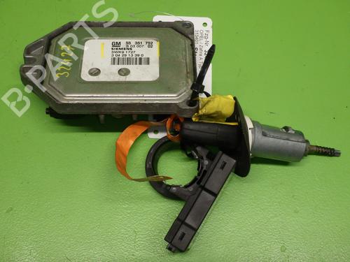 Unité de contrôle OPEL ZAFIRA A MPV (T98) 1.8 16V (F75) (125 hp) 31984212