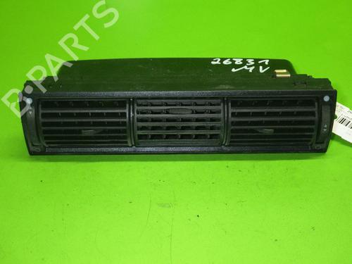 Grille d'aération AUDI A6 C4 (4A2) 1.9 TDI (90 hp) 14724409