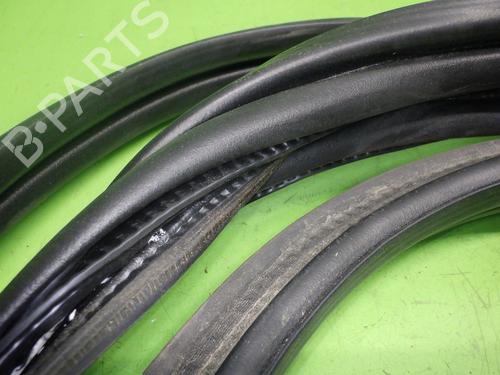 Rubber door seal OPEL INSIGNIA B Grand Sport (Z18) 1.5 (68) | BP28206822C142