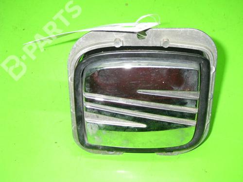 Bagagerumshåndtag SEAT IBIZA II (6K1) 1.4 (60 hp) 6356929