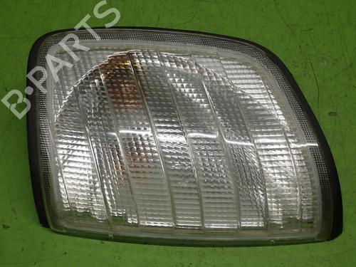 Used Left front indicator MERCEDES-BENZ 124 T-Model (S124) 300 TE (124.090) (180 hp) 30047045