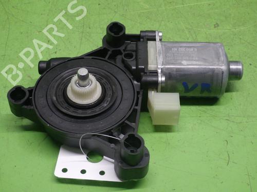Used Right front window motor AUDI Q2 (GAB, GAG) 2.0 TDI quattro (150 hp) 30332136