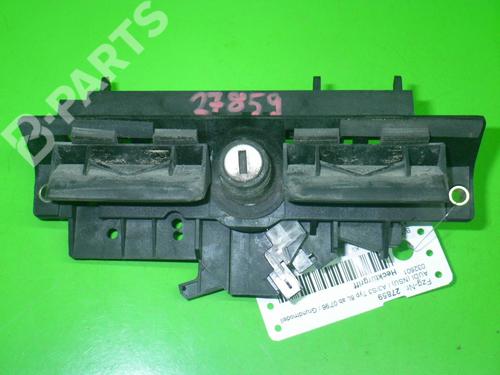 Trunk håndtak AUDI A3 (8L1) 1.6 (101 hp) 6374820