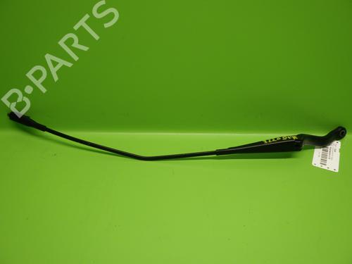 Used Front windshield wiper arm OPEL CORSA E (X15) 1.4 (08, 68) (90 hp) 30865823