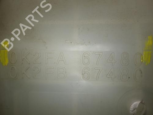 Windscreen washer tank KIA CARENS II MPV (FJ) 2.0 CRDi | BP24118232C113 