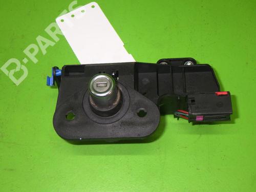 Used Tailgate lock OPEL MERIVA A MPV (X03) 1.7 CDTI (E75) (100 hp) 6389193