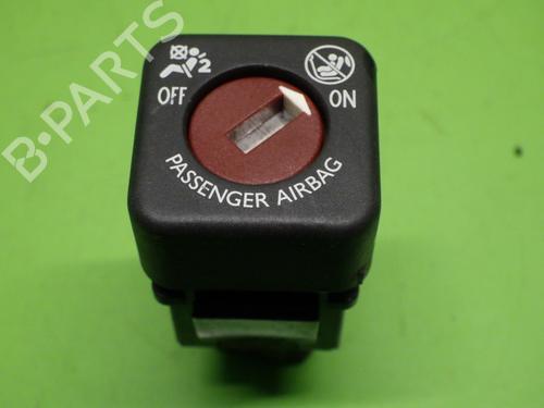 Used Switch OPEL CROSSLAND X / CROSSLAND (P17, P2QO) 1.2 (75) (82 hp) 20610582