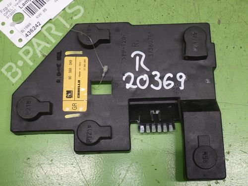 Used Lamp holder OPEL VECTRA B Hatchback (J96) 1.8 i 16V (F68) (116 hp) 30047047