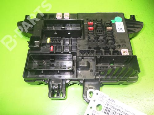 Used Fuse box OPEL INSIGNIA A (G09) 2.8 V6 Turbo 4x4 (68) (260 hp) 7103288