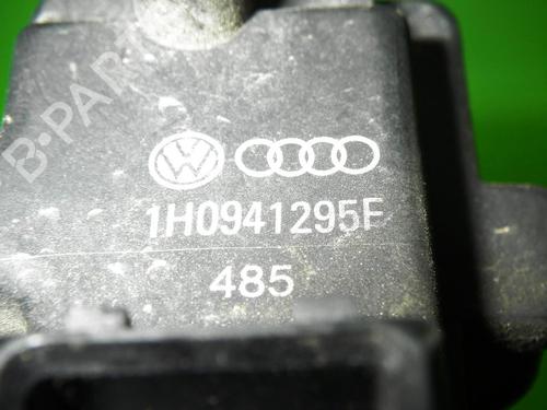 Headlight adjuster motor VW GOLF III Variant (1H5) 1.9 D | BP14713882E19 