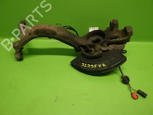 Fusee rechts voor VW PASSAT B5.5 Variant (3B6) 1.9 TDI (130 hp) 32158576