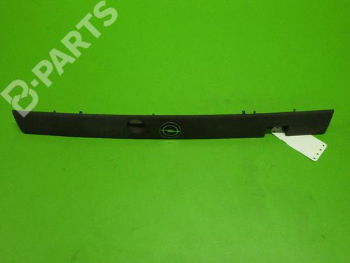 Used Tailgate handle OPEL ASTRA F Estate (T92) 1.4 i (F35, M35) (60 hp) 6354836
