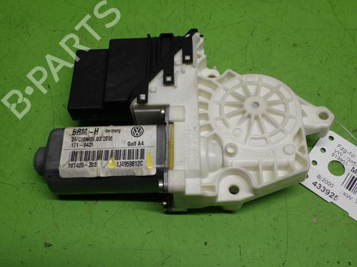 Vindusheismotor høyre bak VW GOLF IV Variant (1J5) 1.6 16V (105 hp) 29017131