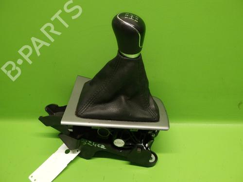 Used Shift knob Shift knob FORD FOCUS III Turnier 1.0 EcoBoost (100 hp) 33330840 33330840