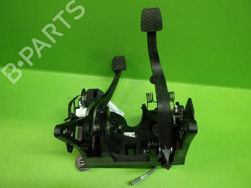 Used Break pedal OPEL ASTRA K Sports Tourer (B16) 1.2 Turbo (35) (131 hp) 27601539