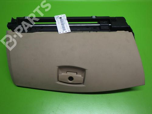 Used Glove box BMW 5 Touring (E61) 520 d (150 hp) 6378922