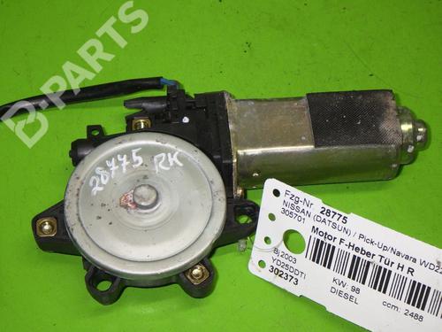 Used Right rear window motor NISSAN NAVARA (D22) 2.5 D 4x4 (133 hp) 7802619