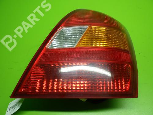 Used Right taillight HYUNDAI ELANTRA III Saloon (XD) 2.0 CRDi (113 hp) 11939721