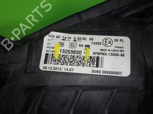 Right headlight OPEL MERIVA B MPV (S10) 1.4 (75) | BP30981353C29