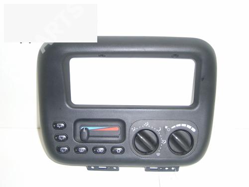 Used Climate control CHRYSLER VOYAGER / GRAND VOYAGER III (GS_, NS_) 2.0 i (133 hp) 6340751