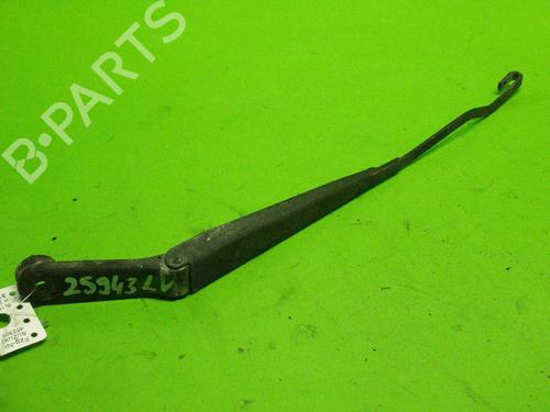 Used Front windshield wiper arm SUZUKI GRAND VITARA I (FT, HT) 2.5 V6 24V 4x4 (TD62, SQ625) (144 hp) 14726251