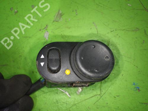 Spejlkontakt Spejlkontakt OPEL OMEGA B Estate (V94) 2.0 16V (F35, M35, P35) (136 hp) 6406086 6406086