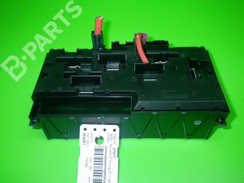 Used Fuse box BMW 5 Touring (F11) 520 d (184 hp) 6372117