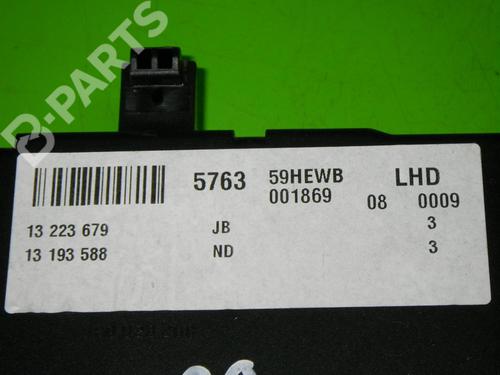 Fuse box OPEL SIGNUM Hatchback (Z03) 2.2 direct (F48) | BP6364714E1 