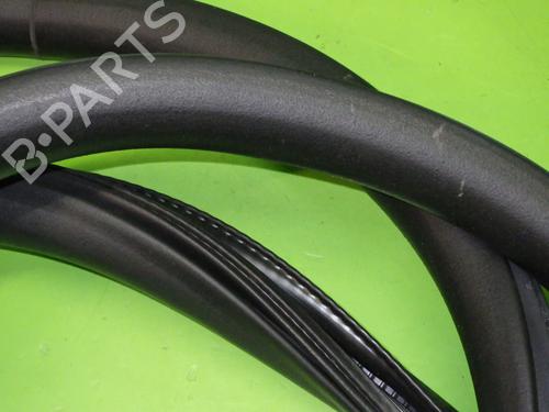 Rubber door seal OPEL MOKKA MOKKA-e (76) | BP23447372C142 