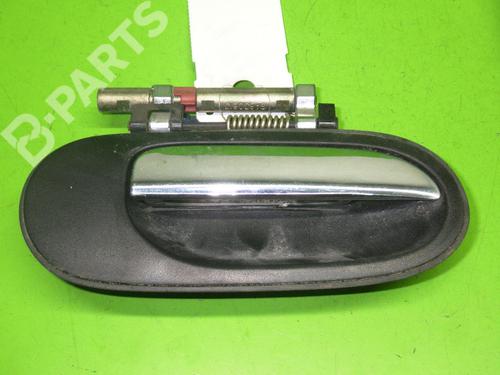 Poignée extérieure avant droite NISSAN ALMERA TINO (V10) 2.2 dCi (115 hp) 6377375
