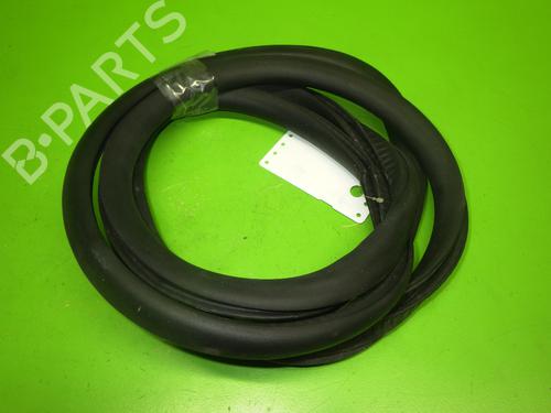 Used Rubber door seal VW POLO IV (9N_, 9A_) 1.4 16V (80 hp) 14739225