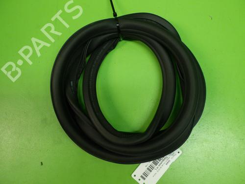 Used Rubber door seal Rubber door seal OPEL ASTRA K (B16) 1.2 Turbo (68) (131 hp) 33330832 33330832