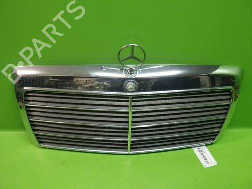 Used Grille MERCEDES-BENZ 124 Saloon (W124) 200 D (124.120) (75 hp) 29622357